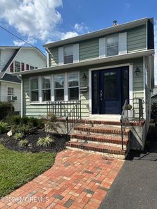 103 Mclaren Street