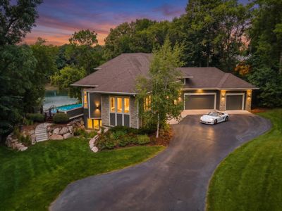 15 Queensland Ln N
