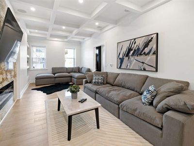 1112 James St