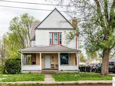 304 E Benton St