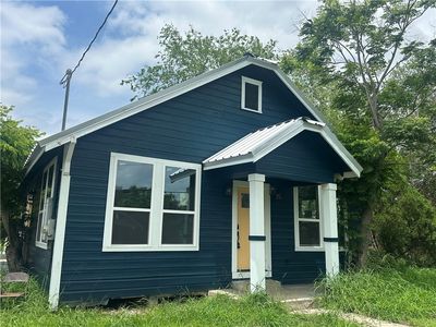 Property at 207 E Huntington St, Beeville, TX