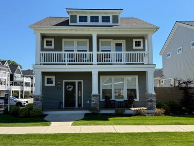406 W Leland Dr