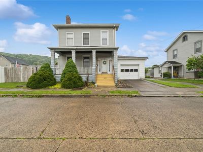 215 S 4th St