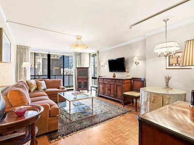 255 E 49th St APT 9A