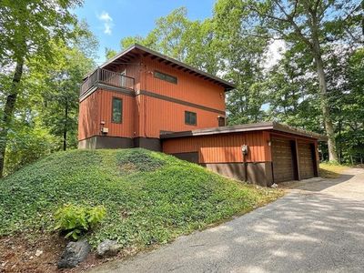 223 Boston Post Rd