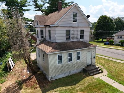 299 Linnmoore Street