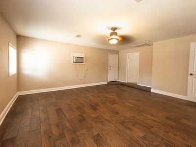 6400 Craigwood Cir