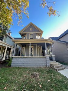 818 E Riverside Dr