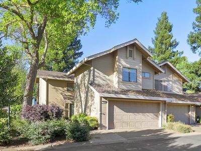 1932 University Park Dr