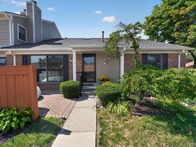 22076 Edgewater