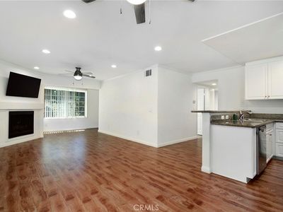 5525 Canoga Ave APT 124