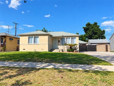 9727 Sunglow St