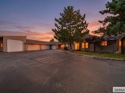 5180 E Redonda Cir