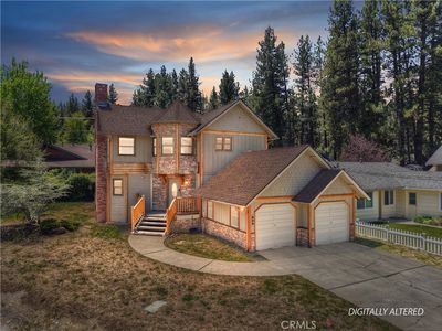 858 Club View Dr