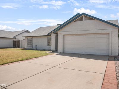 8715 W TOWNLEY Avenue