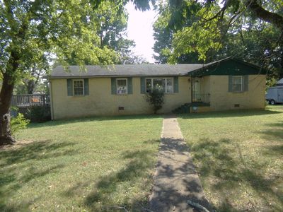 201 Woods Ave S