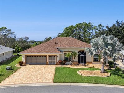 21937 King Alfred St