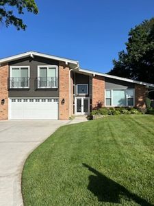 3232 Montlake Dr