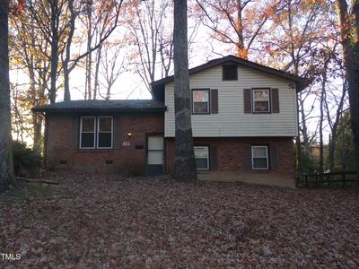 821 Dobson Dr