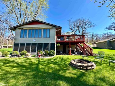 6143 NE Lakeshore Dr