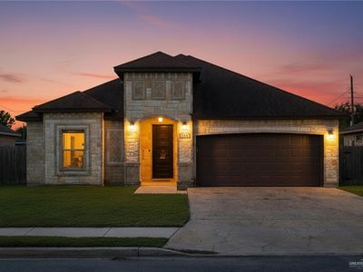 220 Los Laureles Dr