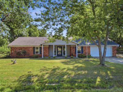7324 S Dennis Blvd