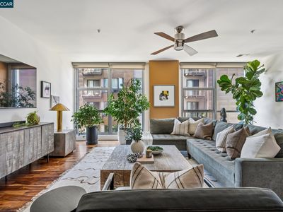 438 W Grand Ave APT 405