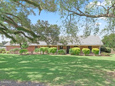 817 Cemetery Rd