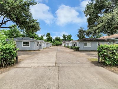 3910 Hoffman St APT 1