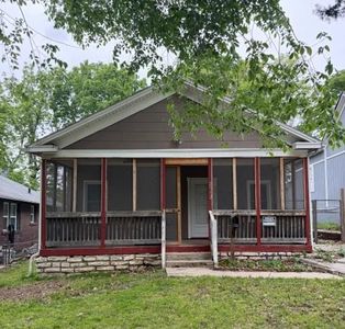 2512 Everett Ave