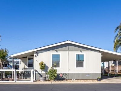 3709 Hawthorne Dr #13