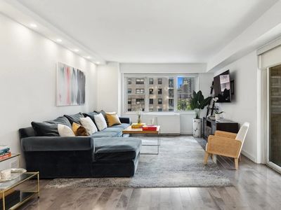 250 E 87th St APT 4B