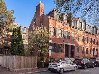 8 Ringgold St