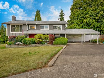 2820 E Crestline Drive