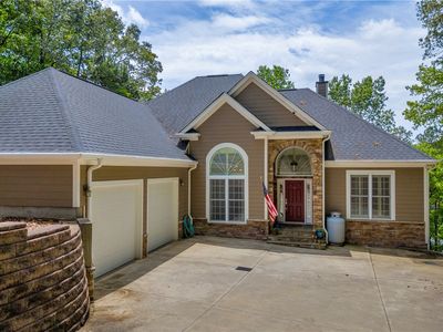 117 W Waters Edge Ln