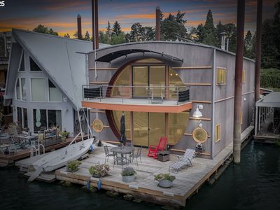 100 SE Harney St SLIP 14