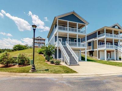 328 Breakers Bend Dr
