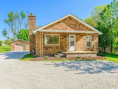 802 W Country Club Dr