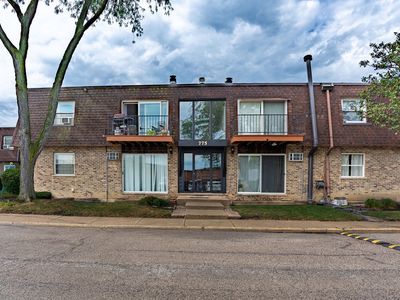 775 Grove Dr APT 207