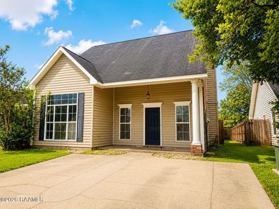 210 Elsinore Cir