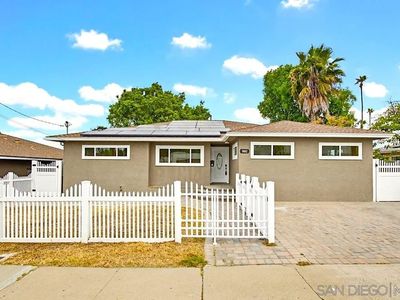 5882 Adams Ave