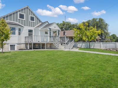 259 E Main St N