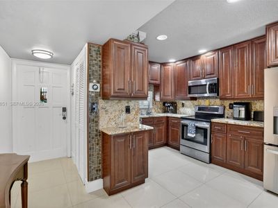 8941 S Hollybrook Blvd APT 205