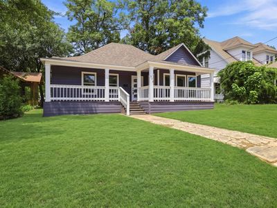 705 E Austin St