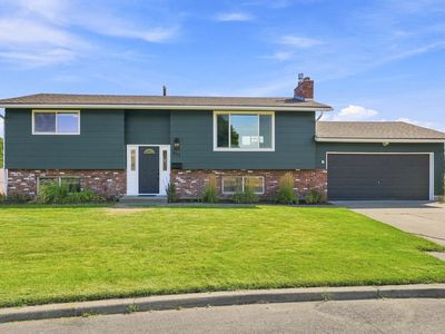 211 E Astor Dr