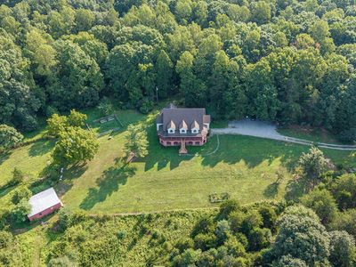 327 Rodeo Ln