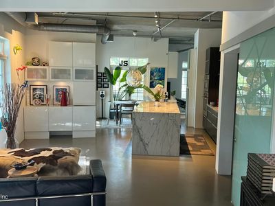 2064 HERSCHEL Street #203