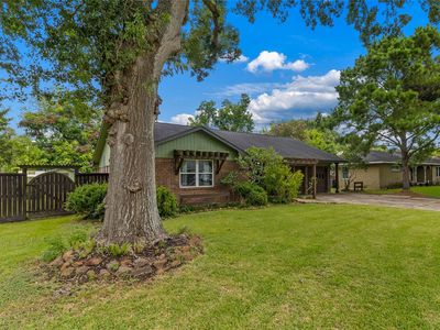 1413 Lawn Dr