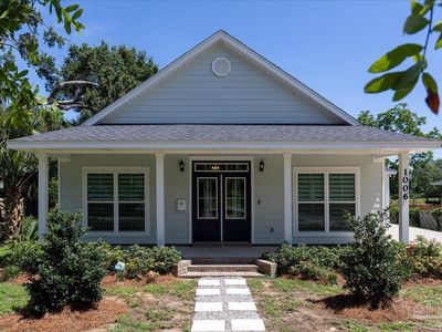 1006 W Lloyd St