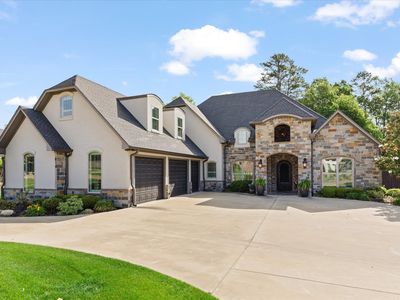 1111 Masters Way